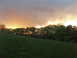 Sunset in the field below Gallant Le Bower