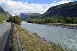The river valley just beyond Røisheim